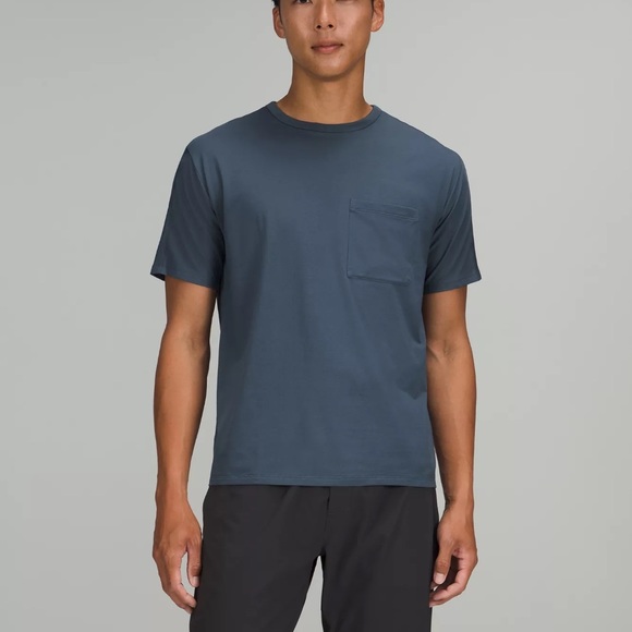 lululemon The Fundamental Pocket T - Picture 4 of 7
